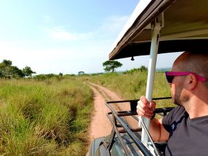 5-days-uganda-wildlife-chimpanzee-tracking-tour